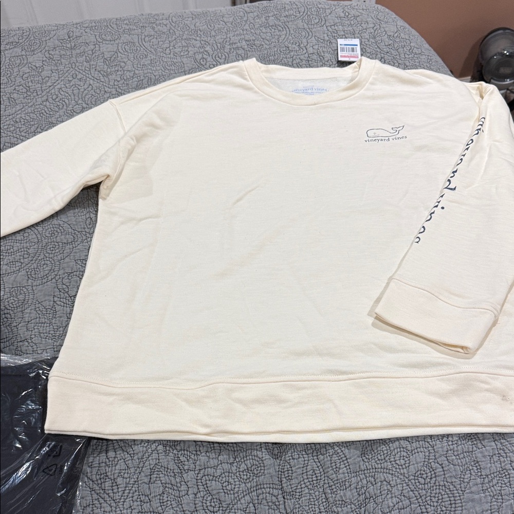 NWT Vineyard Vines Pina Colada Crewneck